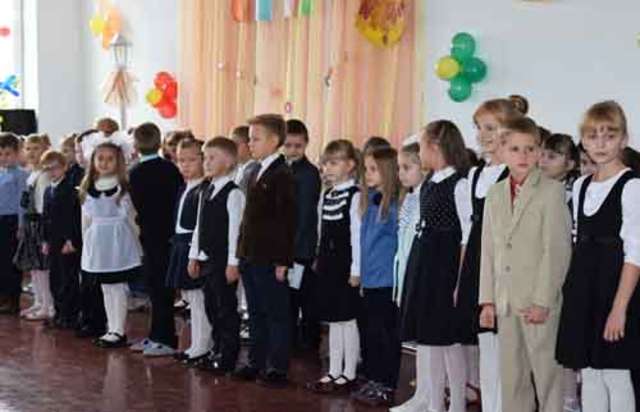  Pasowanie na ucznia w szkole im. Tadeusza Rejtana w Baranowiczach