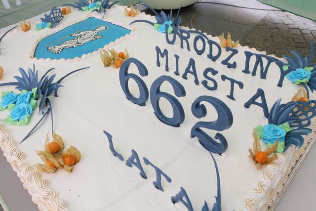 Olsztyn ma już 662 lata! Zobacz zdjęcia z tegorocznych urodzin - full image