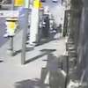 Palestyńczyk rozjeżdża przystanek i atakuje przechodniów maczetą. Drastyczne nagranie!