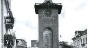 Brama Targowa - jeden z niewielu zabytków, które przetrwały wojnę