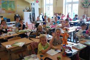 Pasowanie na ucznia klasy z rozszerzonym językiem angielskim w Ósemce