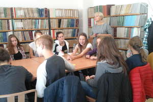 Literackie spotkania z problemem w bibliotece w Gołdapi
