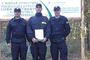  Policjanci z Mrągowa zdobyli VI miejsce w leśnej topografii
