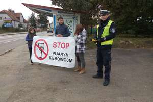 Dzieci z Marcinkowa protestowały przeciwko pijanym kierowcom