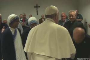 Papież Franciszek odwiedził noclegownię dla bezdomnych