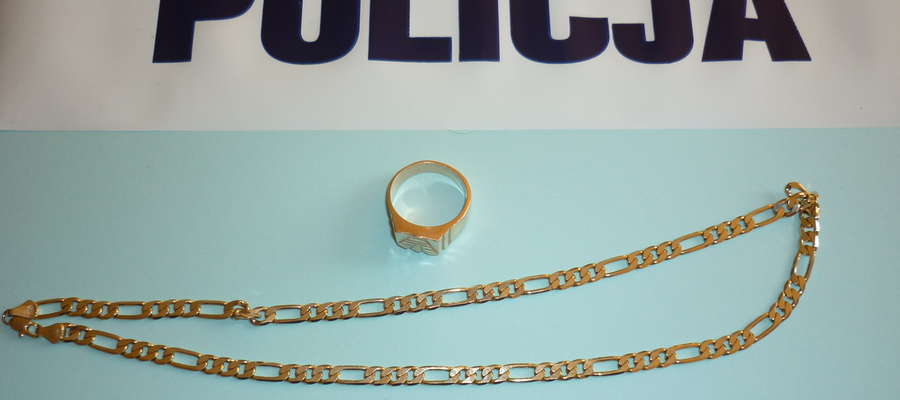Biżuteria zabezpieczona przez policjantów