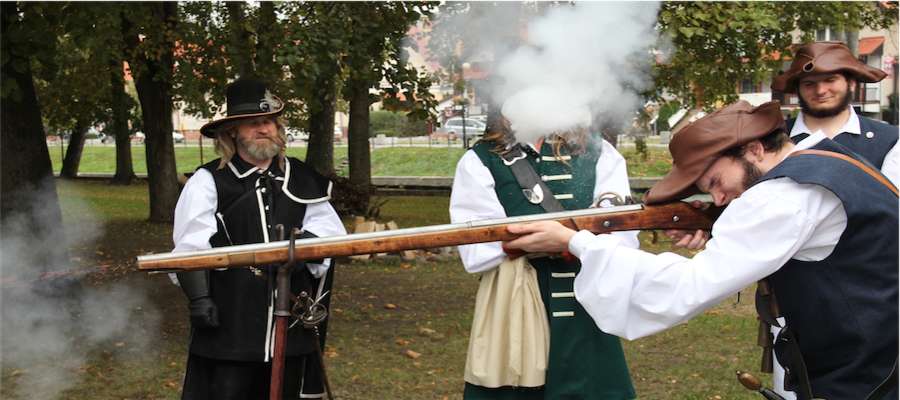 Strzelanie z pirackich muszkietów