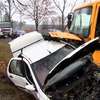 Śmiertelny wypadek z udziałem busa pod Łodzią. Jedna osoba zginęła, 19 zostało rannych