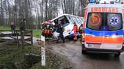 Autobus z dziećmi wjechał do rowu i uderzył w beton