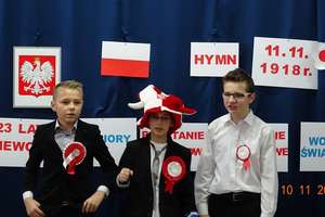 Niepodległościowe świętowanie w szkole w Tuszewie