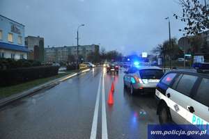 Wypadek na przejściu dla pieszych. 54- latkę zabrano do szpitala