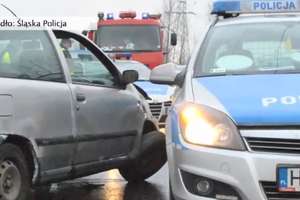 Zabezpieczali miejsce wypadku, w ich radiowóz uderzył samochód. Dwoje policjantów w szpitalu