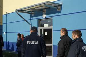 Ewakuacja w ostrołęckiej komendzie policji