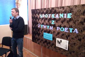 Spotkanie literackie Piotra Kozikowskiego z młodzieżą  z ZS nr 1