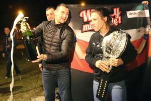 Mistrzyni MMA z Olsztyna Joanna Jędrzejczyk broni pasa w Australii. Zobacz ostatnie treningi!