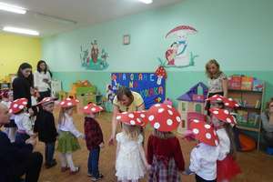 Pasowanie na przedszkolaka w grupie dzieci 3-letnich w Przedszkolu Nr 2” w Nidzicy. 