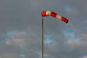 IMGW wydaje kolejne ostrzeżenia! Odnotowano poryw wiatru o prędkości 76 km/h