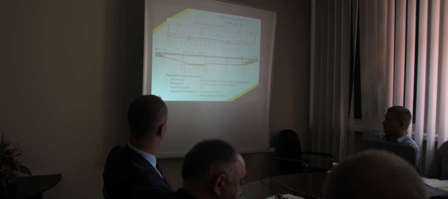 Wrześniowe spotkanie w starostwie powiatowym w Bartoszycach z projektantami mostu oraz przebudowy ulicy Poniatowskiego