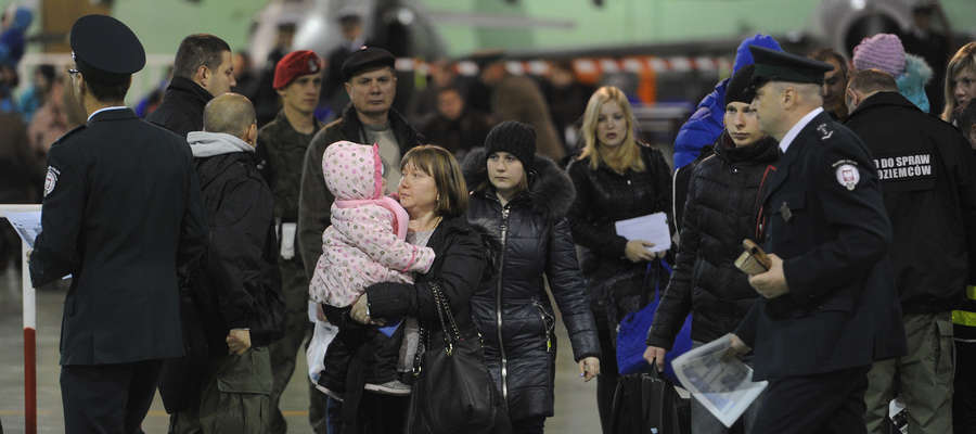 Nowi przybysze z Mariupola i Donbasu wylądowali na lotnisku wojskowym pod Malborkiem