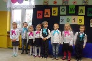Pasowanie na przedszkolaka w ZSS w Woszczelach
