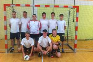 Młodzież prowadzi w Suskiej Lidze Futsalu, z rozgrywek wycofała się ekipa Amex Bączek