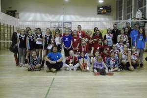Mikołajkowo - Noworoczny turniej mini piłki siatkowej dziewcząt o Puchar dyrektora Grupy Finansowej ECF