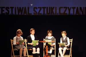 Debiut uczestniczek MDK na Wojewódzkim Festiwalu Sztuki Czytania