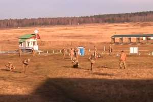 Manewry piechoty pod Lwowem. Instruktorzy NATO szkolą ukraińską armię