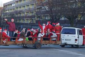 Największy zjazd św. Mikołajów na Placu Wolności w Olecku! Nowe zdjęcia!