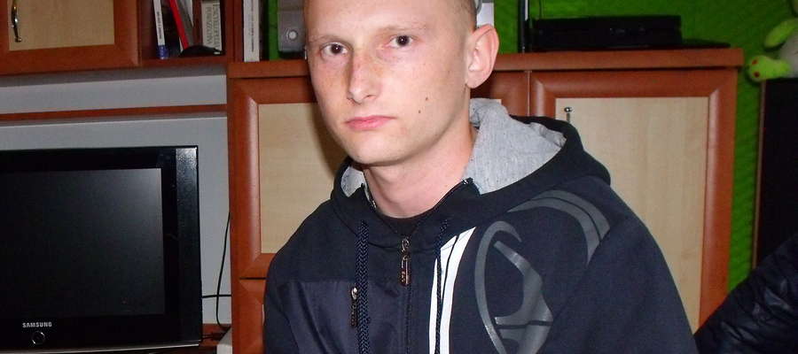 
Chory na raka kości 22 -letni Łukasz Dobrzyński ma tylko jedno marzenie. Chce być zdrowy. Potrzebuje wsparcia na terapię ratującą życie 