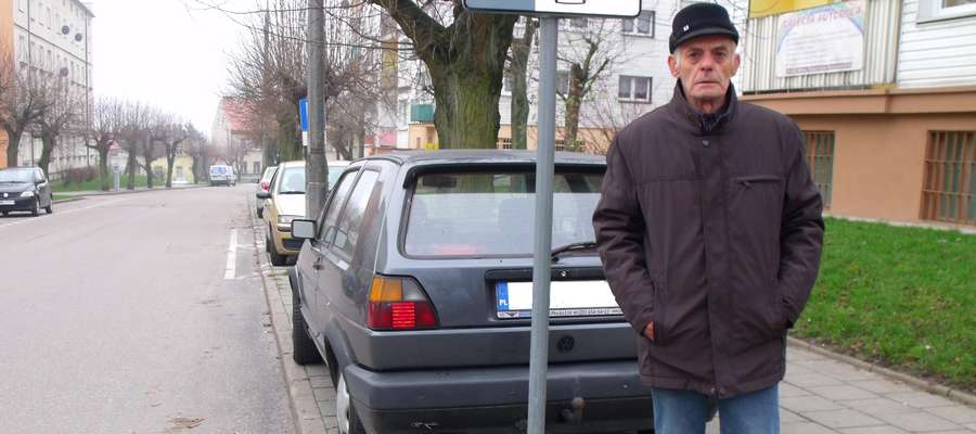 Chodnik jest do chodzenia, a nie do parkowania – apeluje mławianin Bernard Bartkowski