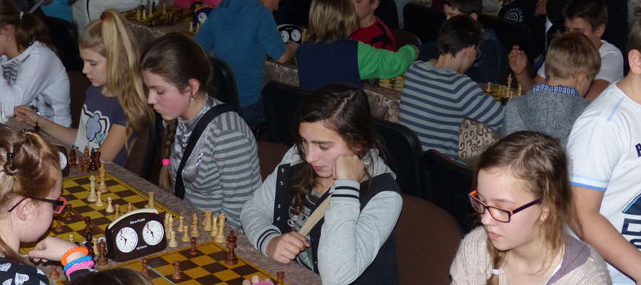 W sali MCK grało 100 szachistów