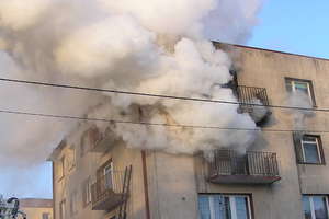 Pożar mieszkania przy ulicy 11 Listopada. Osiem osób ewakuowano!