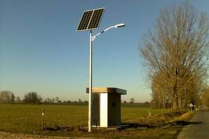 Pierwsza  solarna lampa uliczna w gminie Janowiec Kościelny