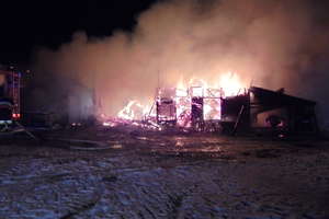 Nocny pożar strawił stodołę