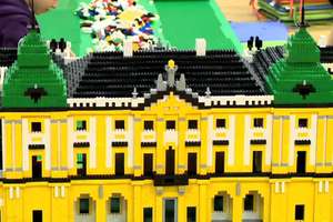 Pałac Branickich z 15 tys. klocków Lego