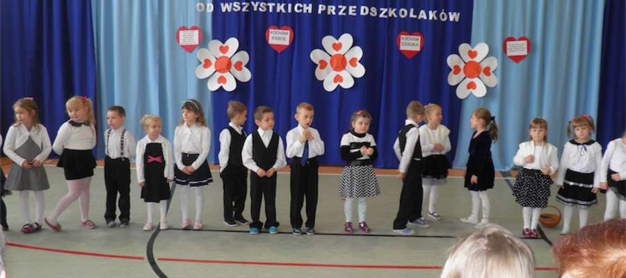 Dzieci wystąpiły dla dziadków w Tereszewie 