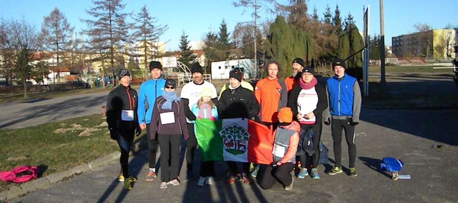 
Braniewscy biegacze spotkali się 1 stycznia o godz. 12.00 przy stadionie miejskim na wspólnym rozbieganiu