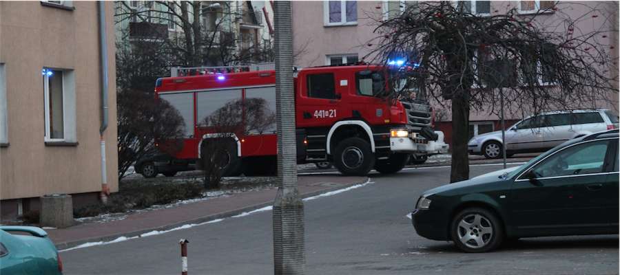 Wóz strażacki na alei 1 Maja w Giżycku