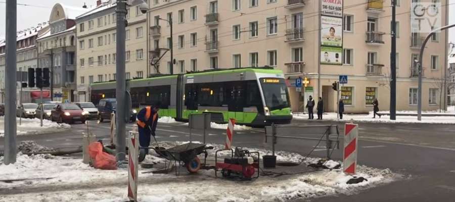 Podczas budowy torowiska tramwajowego doszło do zatkania studzienek w okolicy skrzyżowania Kościuszki z Kętrzyńskiego w Olsztynie