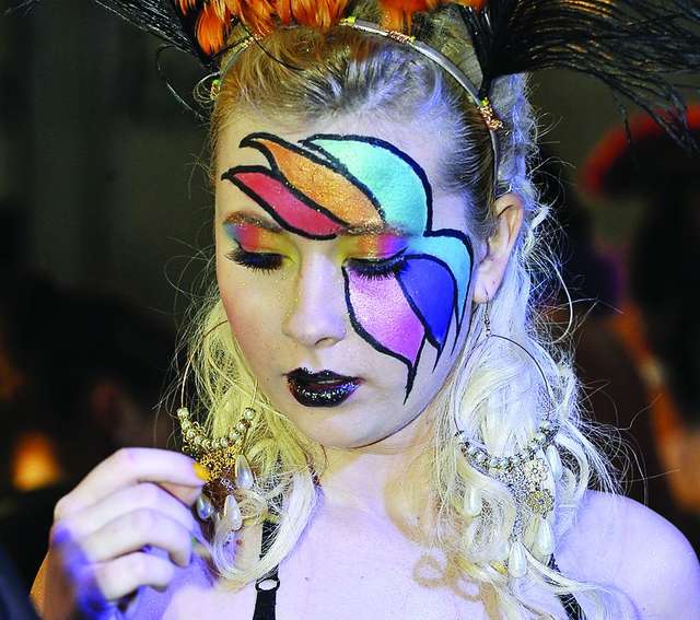 Mistrzostwa makijażu w OSW. Królowa disco motywem przewodnim - full image
