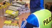 W samochodzie i mieszkaniu ukrył 440 paczek papierosów i blisko 90 litrów spirytusu