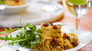 Spaghetti z suszonymi pomidorami, gorgonzolą i rucolą