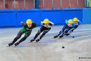 Młodzieżowi mistrzowie short-tracku opanują elbląskie lodowisko