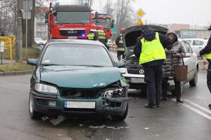 Stłuczka dwóch samochodów na ulicy Gdańskiej. ZDJĘCIA