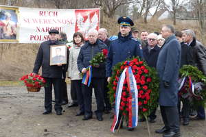 Choć popiersie jest zdemontowane, Rosjanie upamiętnili rocznicę śmierci kata wileńskiej AK