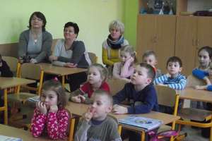 Przedszkolaki z wizytą w węgorzewskiej „Dwójce”