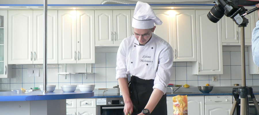 fot. 01-03 — Uczniowie Technikum Żywienia i Usług Gastronomicznych ZSiPO wzięli udział w konkursie „Projekt z klasą”

