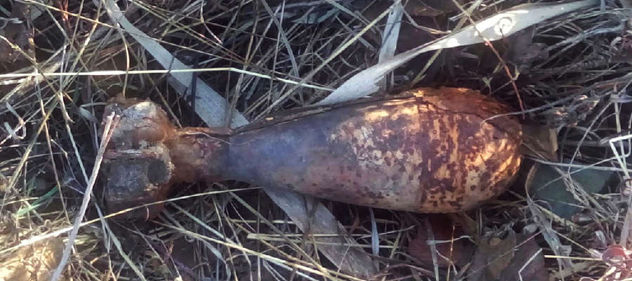 Ten granat moździerzowy znaleźli dziś rano mieszkańcy okolic Niska w gm. Bisztynek.