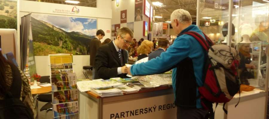 Stoisko regionalne Warmii i Mazur na targach w Bratysławie